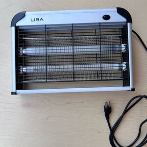 LiBa Zapper and Electric Indoor Insect Killer. Works Fine. Needs New Bulb